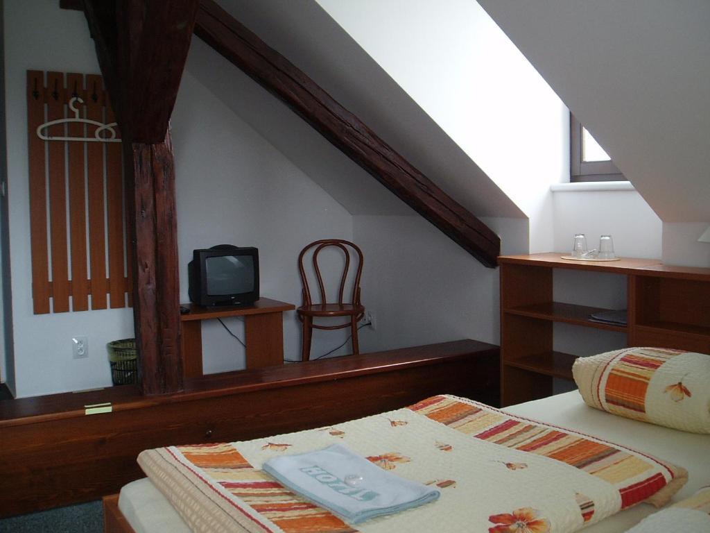 Restaurace A Penzion Ceska Hospoda Heřmanice Rum bild